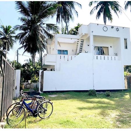 Ayona Beach Villa Katuneriya Exterior photo