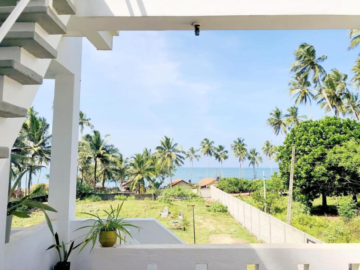 Ayona Beach Villa Katuneriya Exterior photo