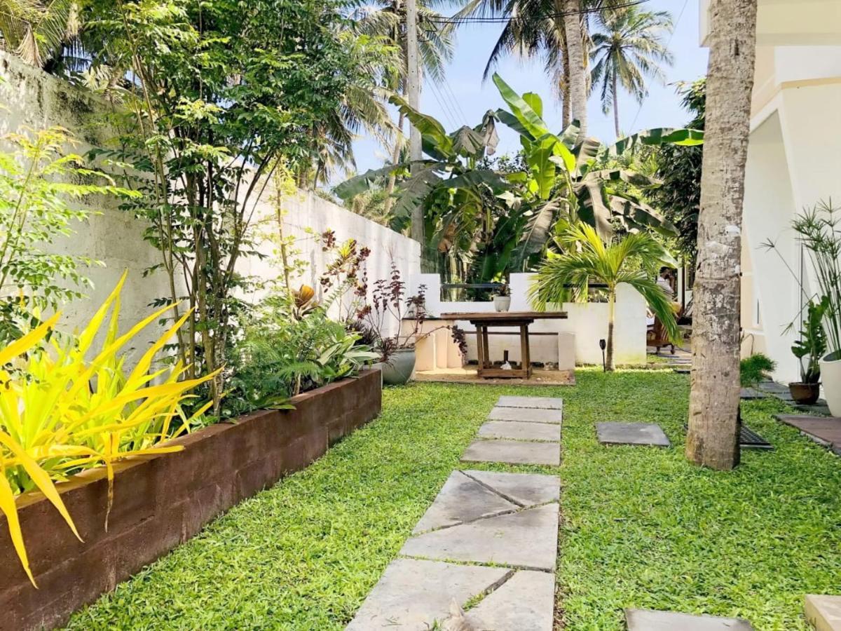 Ayona Beach Villa Katuneriya Exterior photo