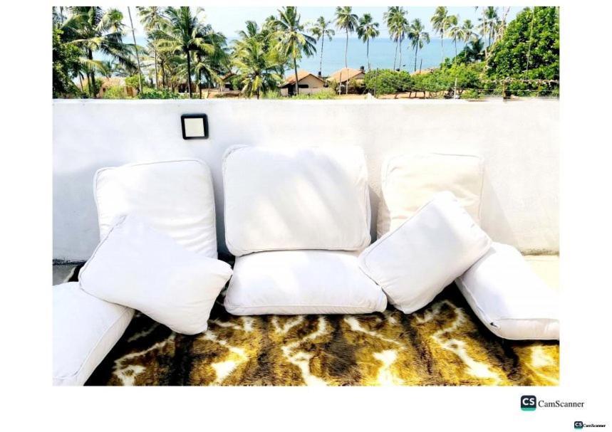 Ayona Beach Villa Katuneriya Exterior photo
