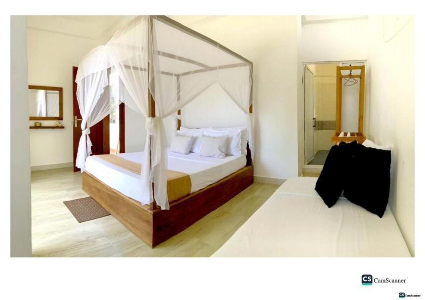 Ayona Beach Villa Katuneriya Room photo